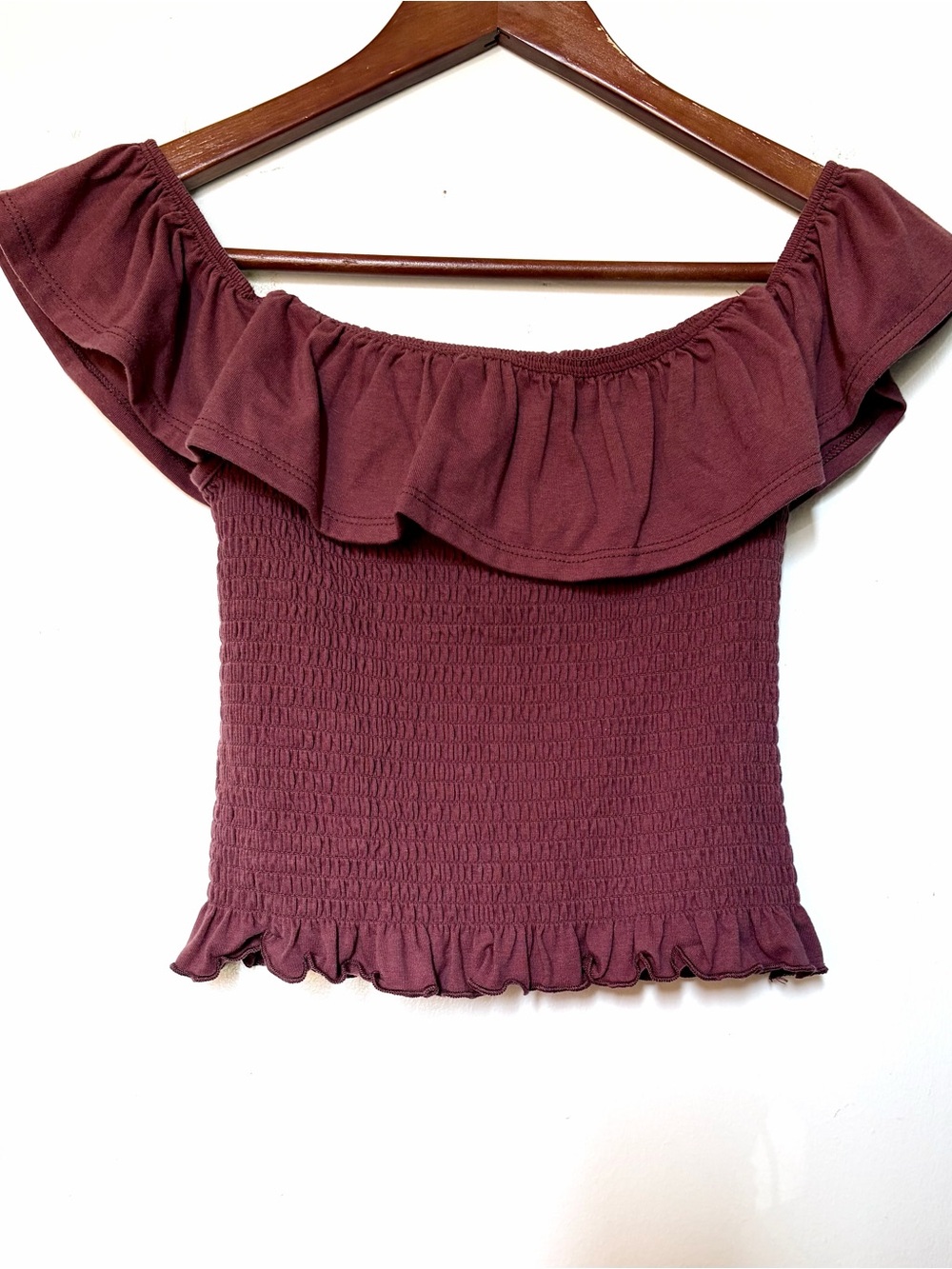 Ardene Off-Shoulder Ruffle Smocked Crop Top - Wine